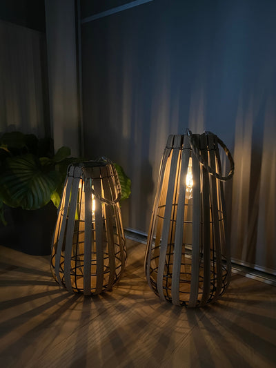 Sollykta med glödlampa - 23x23x42 cm plast/järnbrun