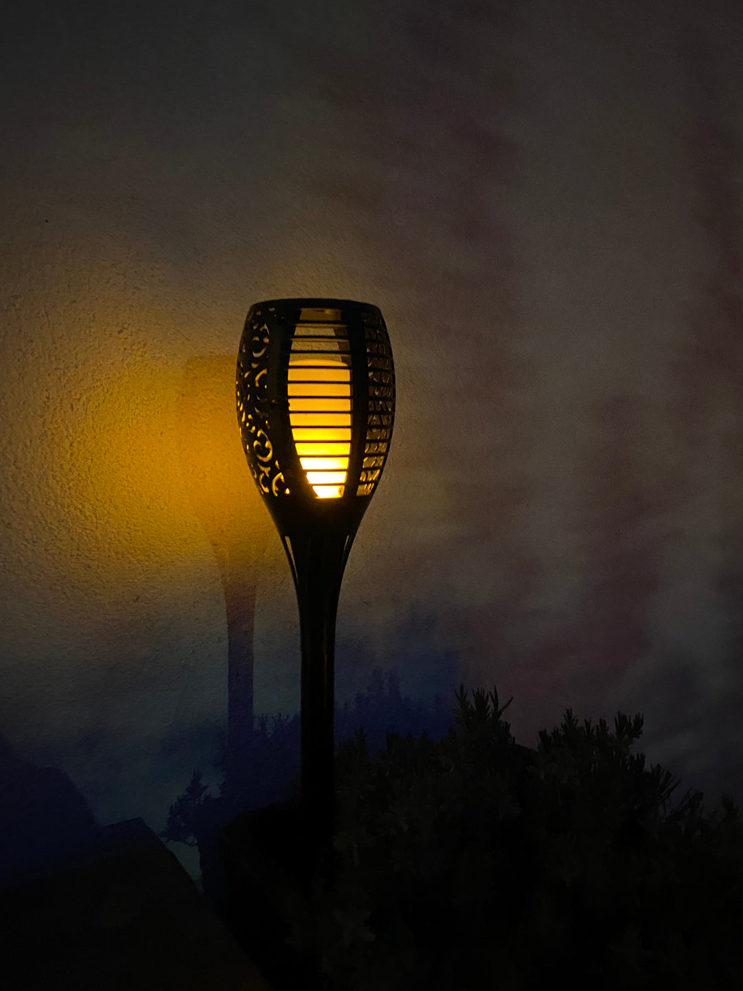 Conzept - solcellsficklampa med mönster 78 cm i svart