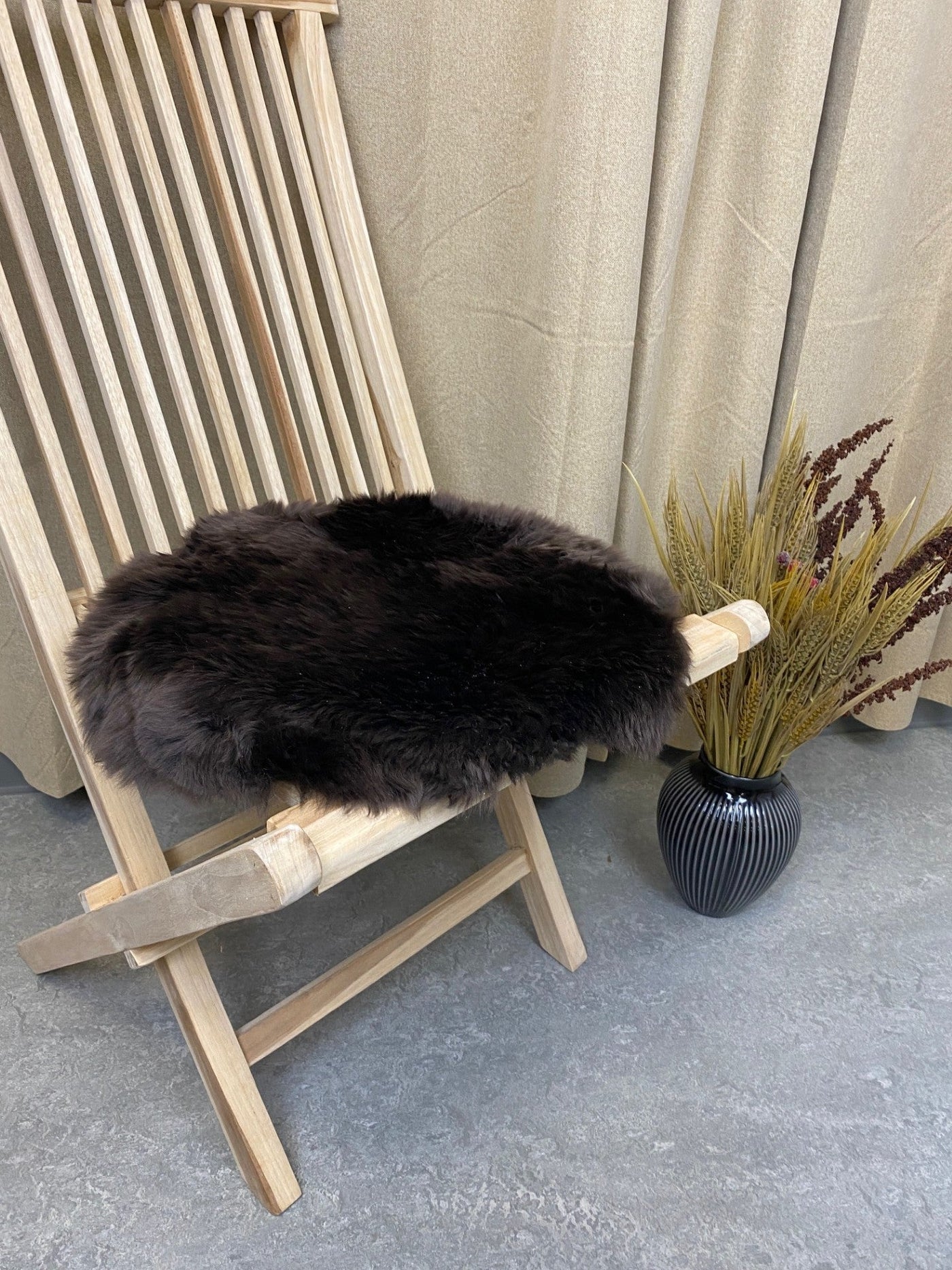 Dacore - Sittdyna i lammskinn 37 cm - Choklad